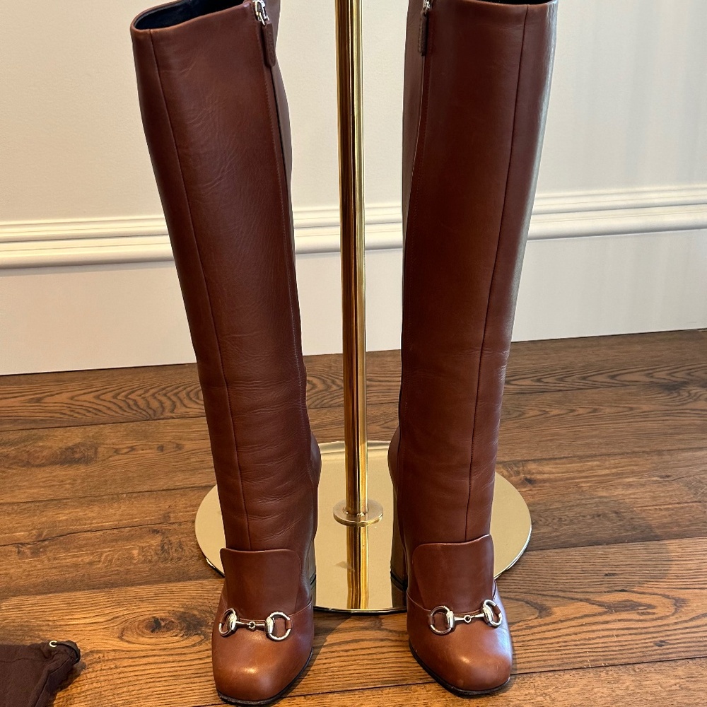 AUTHENTIC Gucci buckle knee high boots caramel color/ size 7